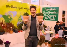 Peter van Rijssen of Plantipp and Concept Plants with the Mangave Praying Hands from the Mad About Mangave series. "A great out & indoor plant that can't be broken".